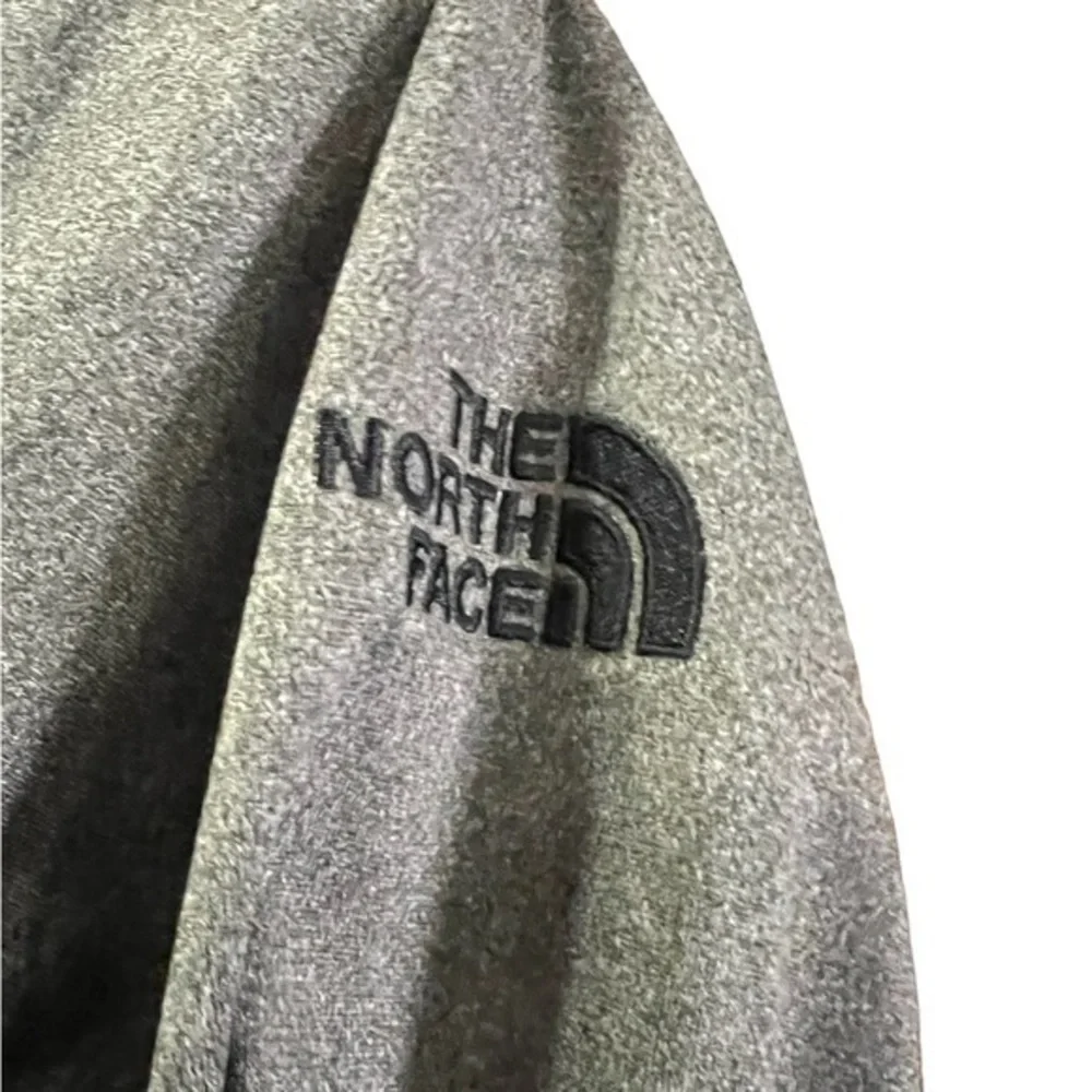 The North Face Men's Tech 1/4-Zip Long Sleeve Gray Pullover Shirt Size Large‎